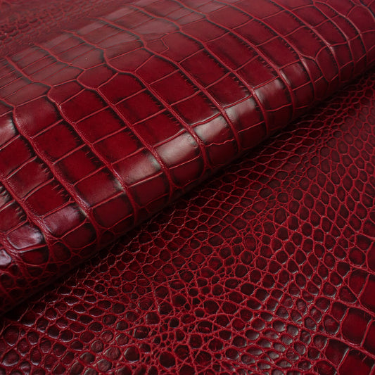 Piel de grabado cocodrilo rojo envejecido