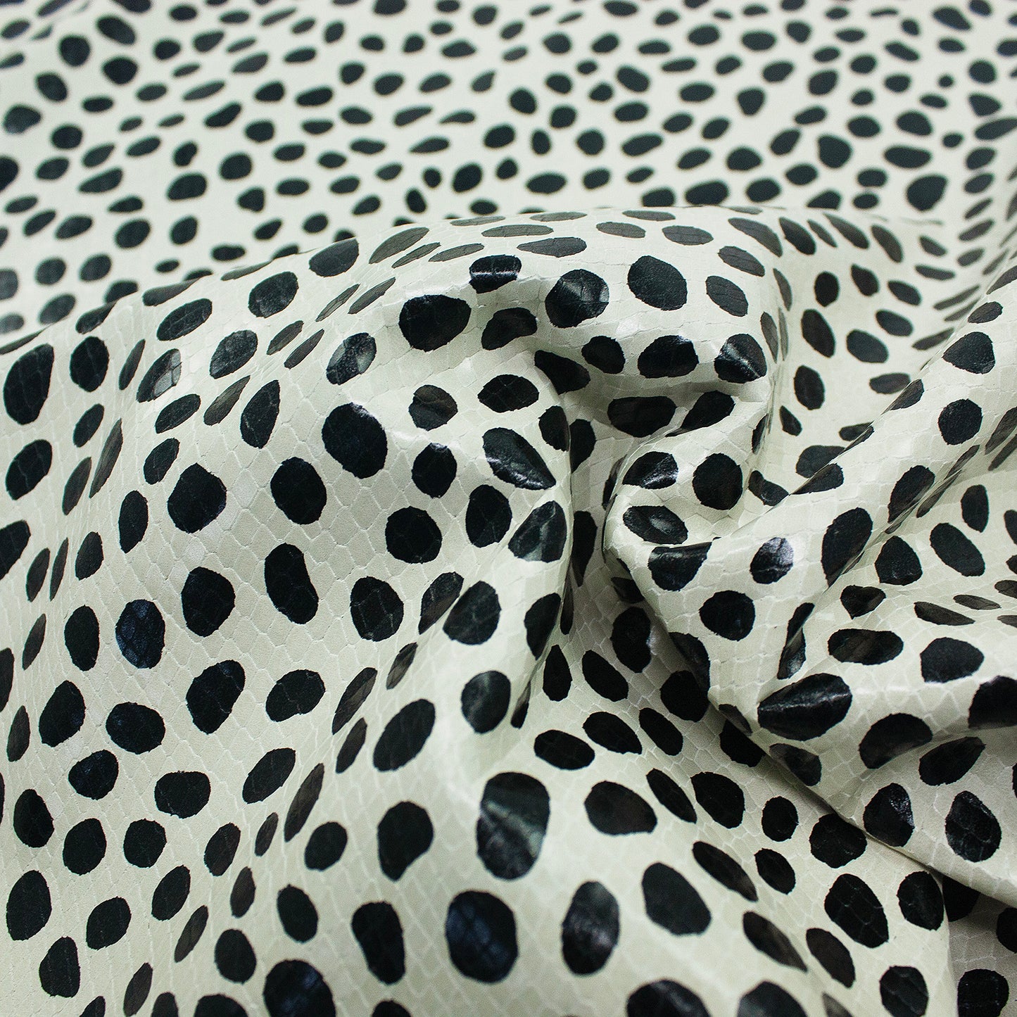 Trozo de piel grabado serpiente cheetah beige - negro