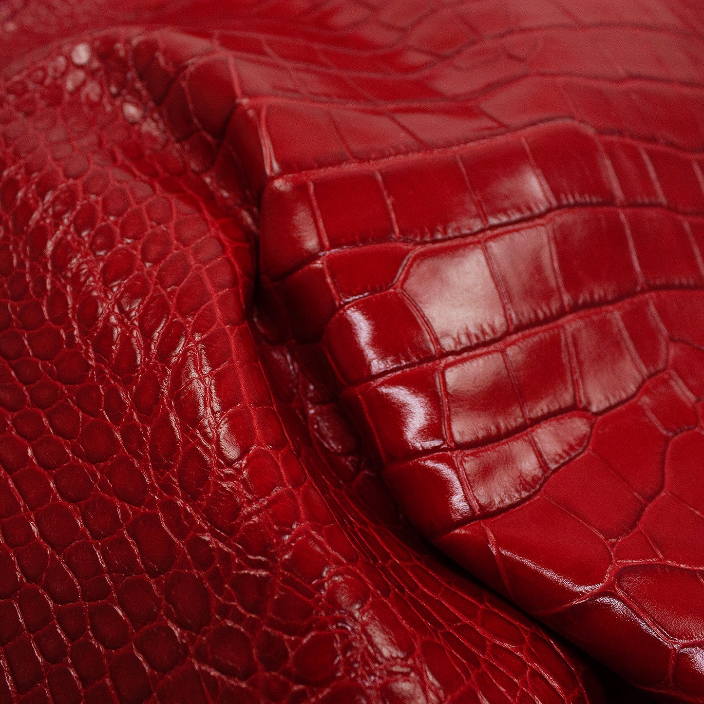 Piel de grabado cocodrilo rojo