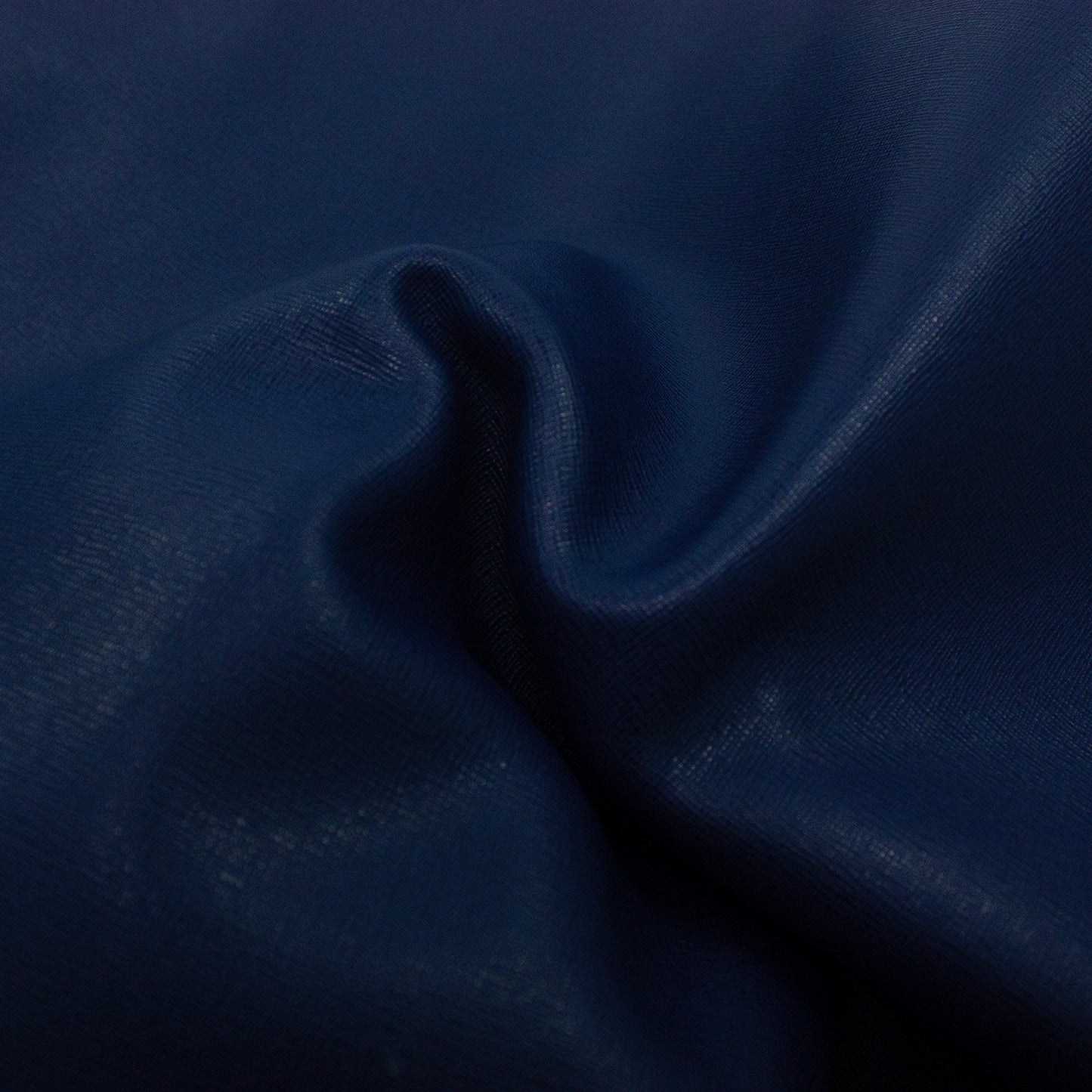 Trozo de piel vacuno grabado saffiano azul marino