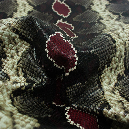 Trozo de piel grabado serpiente piton gris mancha burdeos - La Tendeta del Cuero