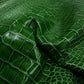 Trozo de piel grabado cocodrilo verde envejecido
