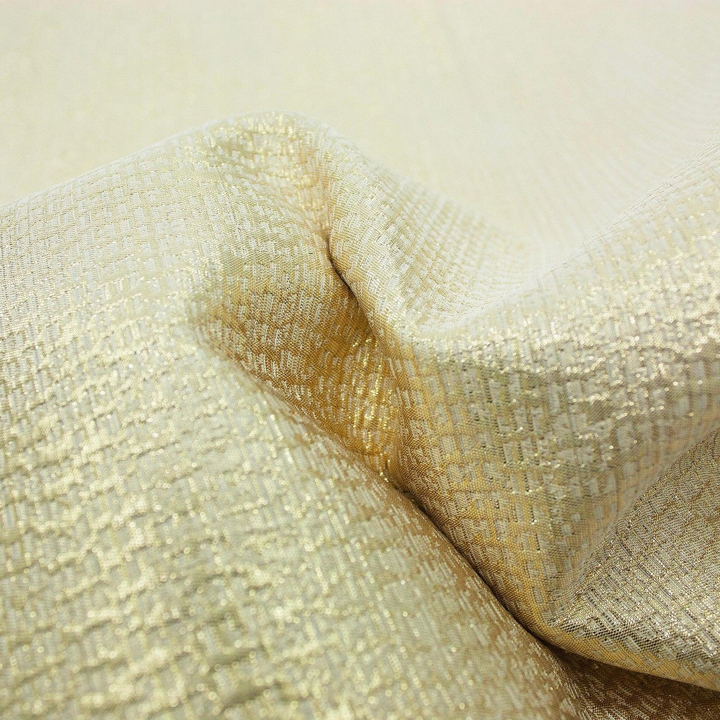 Trozo de tejido dorado - La Tendeta del Cuero