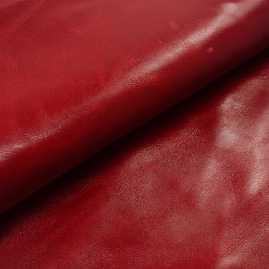 Trozo de piel becerro rojo envejecido