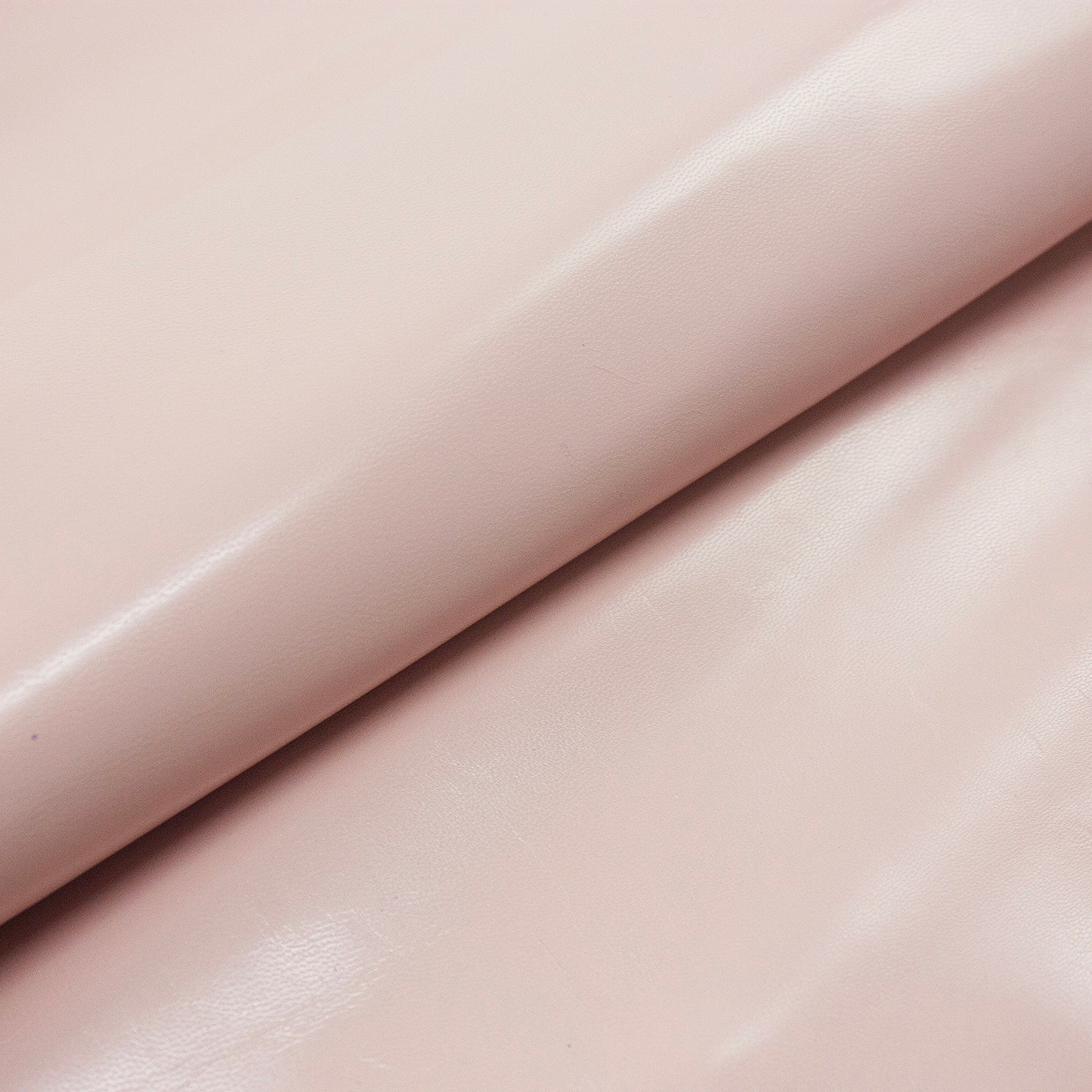 Trozo de piel cabra rosa carne