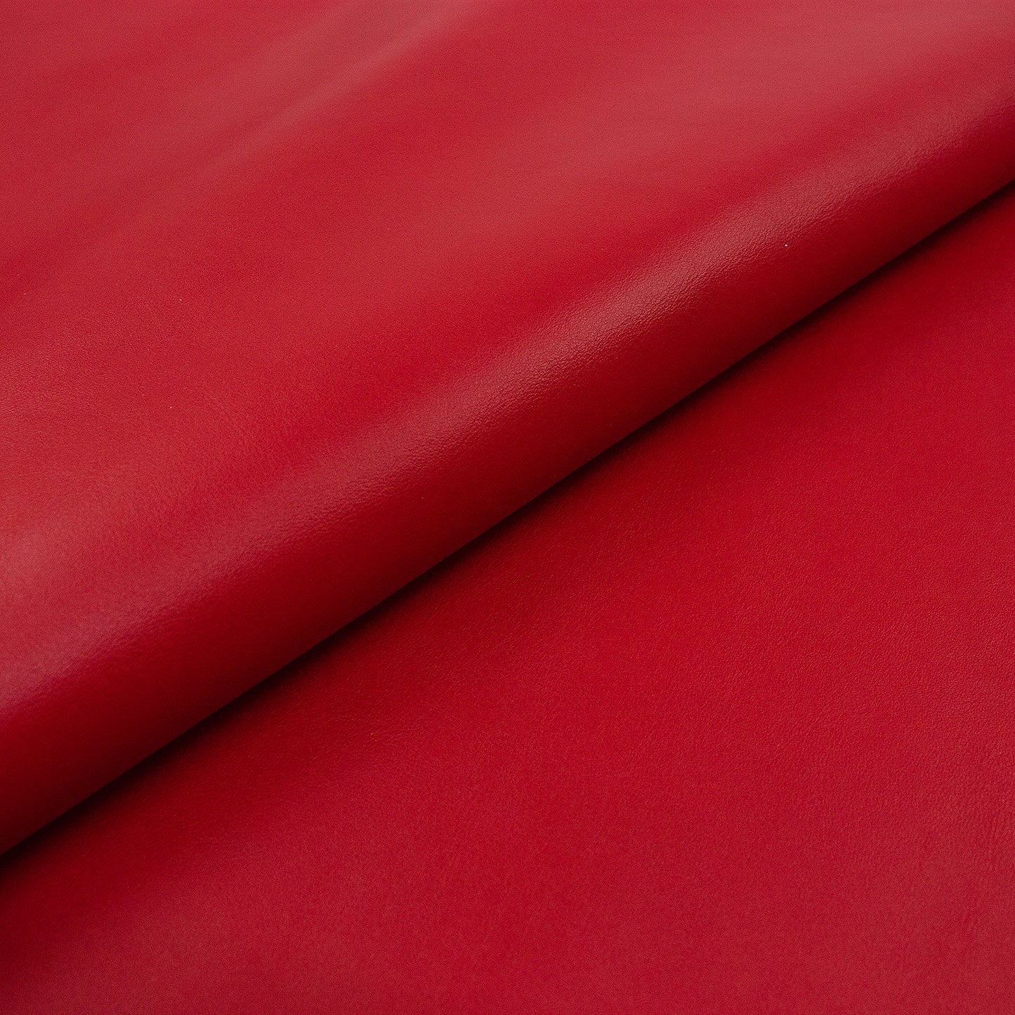 Trozo de piel vacuno rojo