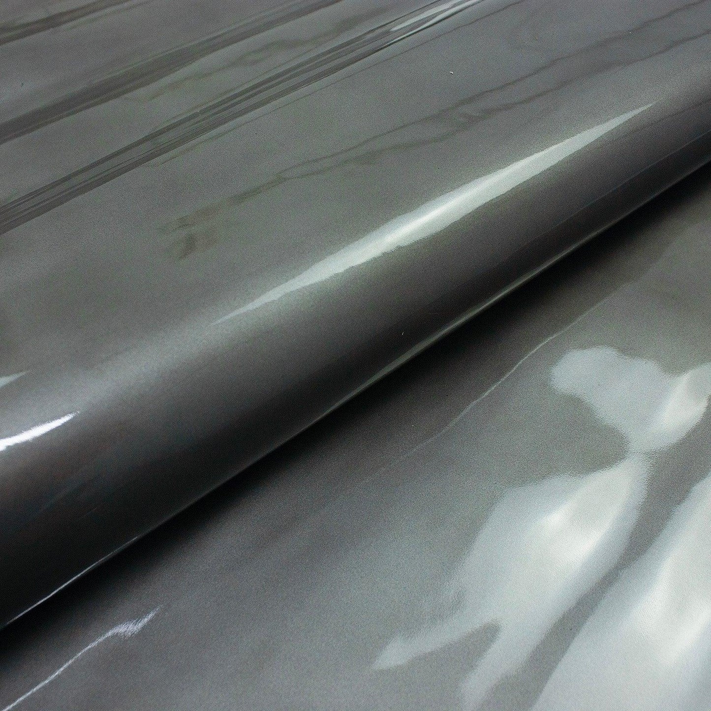 Trozo de piel charol niebla - La Tendeta del Cuero