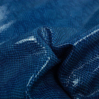 Trozo de piel grabado serpiente azul pool - La Tendeta del Cuero