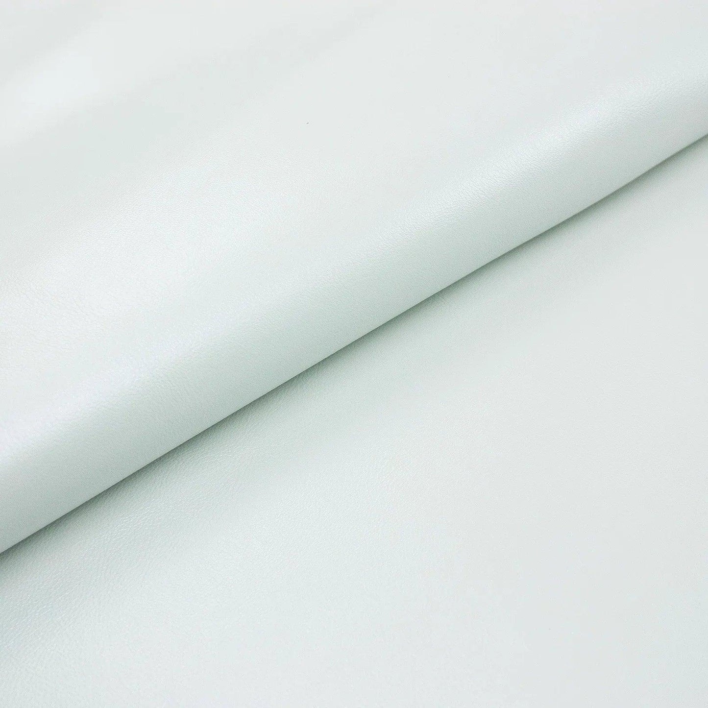 Piel de vacuno bombeado blanco perlado - La Tendeta del Cuero