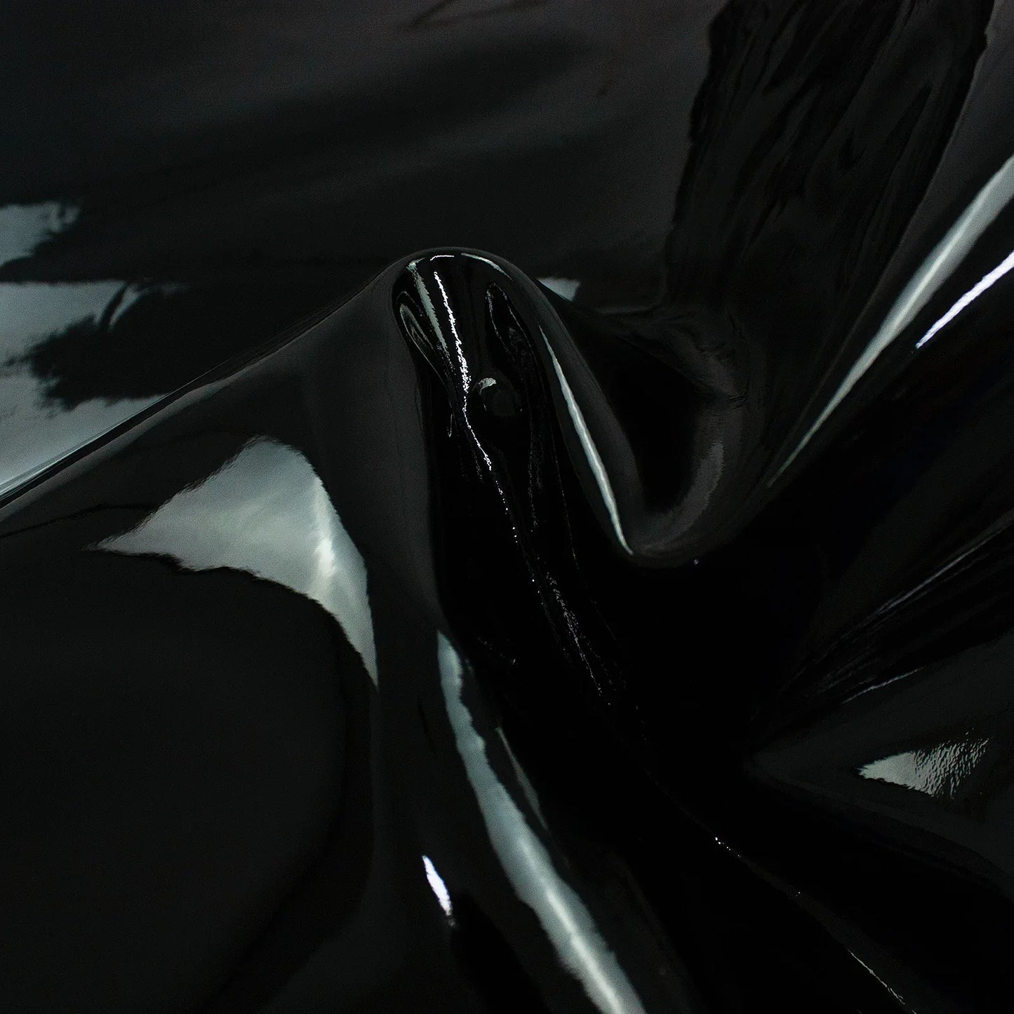 Trozo de piel charol negro - La Tendeta del Cuero