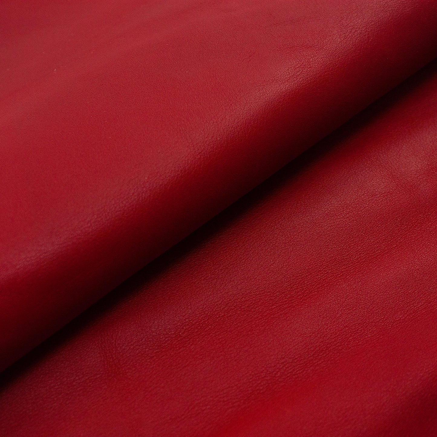 Trozo de piel vacuno rojo