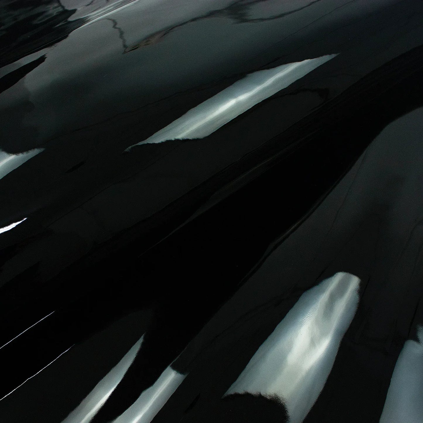 Piel de charol negro - La Tendeta del Cuero