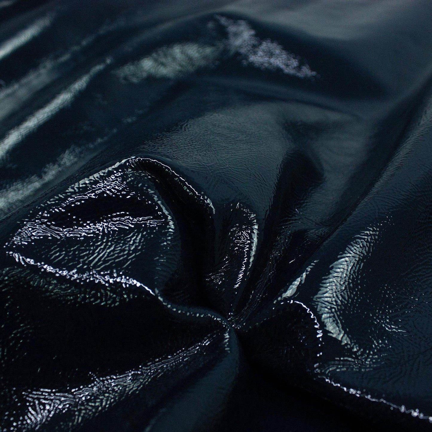 Piel de charol arrugado azul marino - La Tendeta del Cuero
