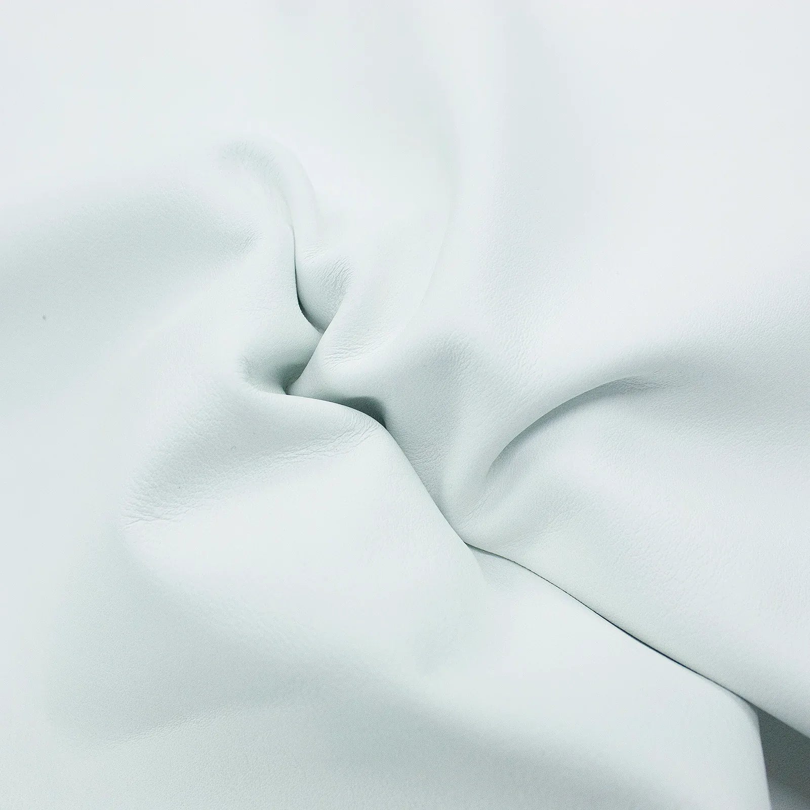 Trozo de piel vacuno blanco - La Tendeta del Cuero