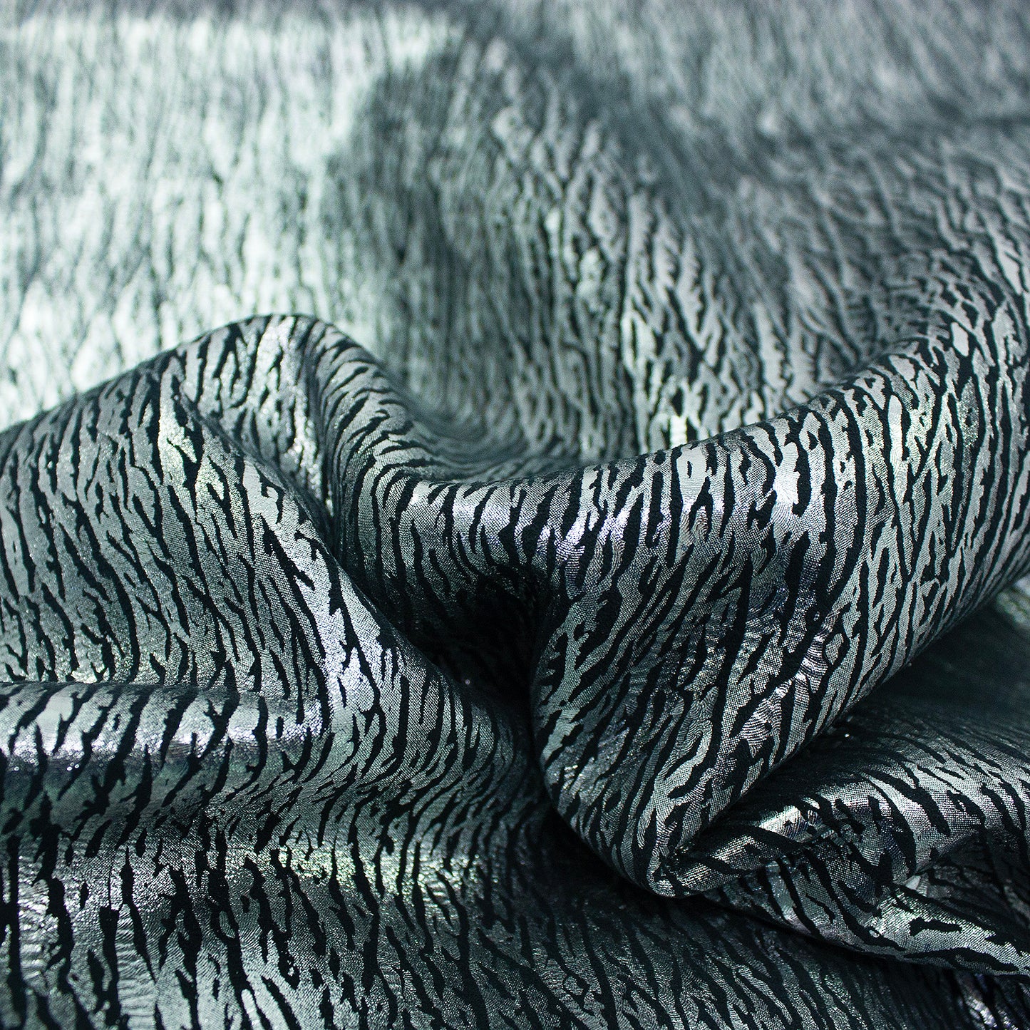 Trozo de piel fantasia bark plata