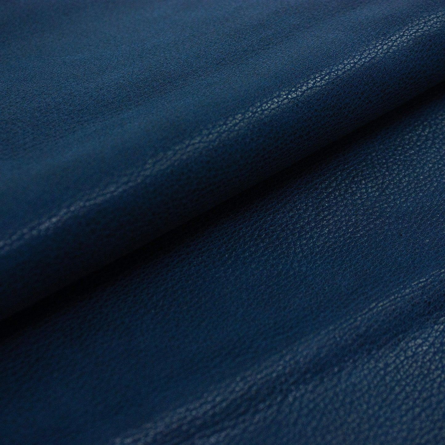 Trozo de piel fantasia azul desgastado