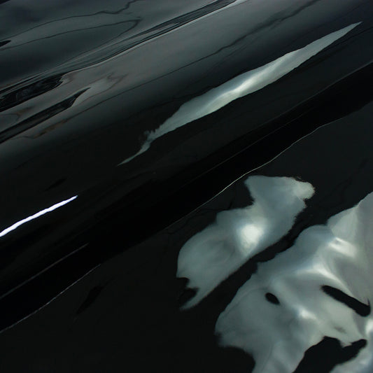 Trozo de piel charol negro