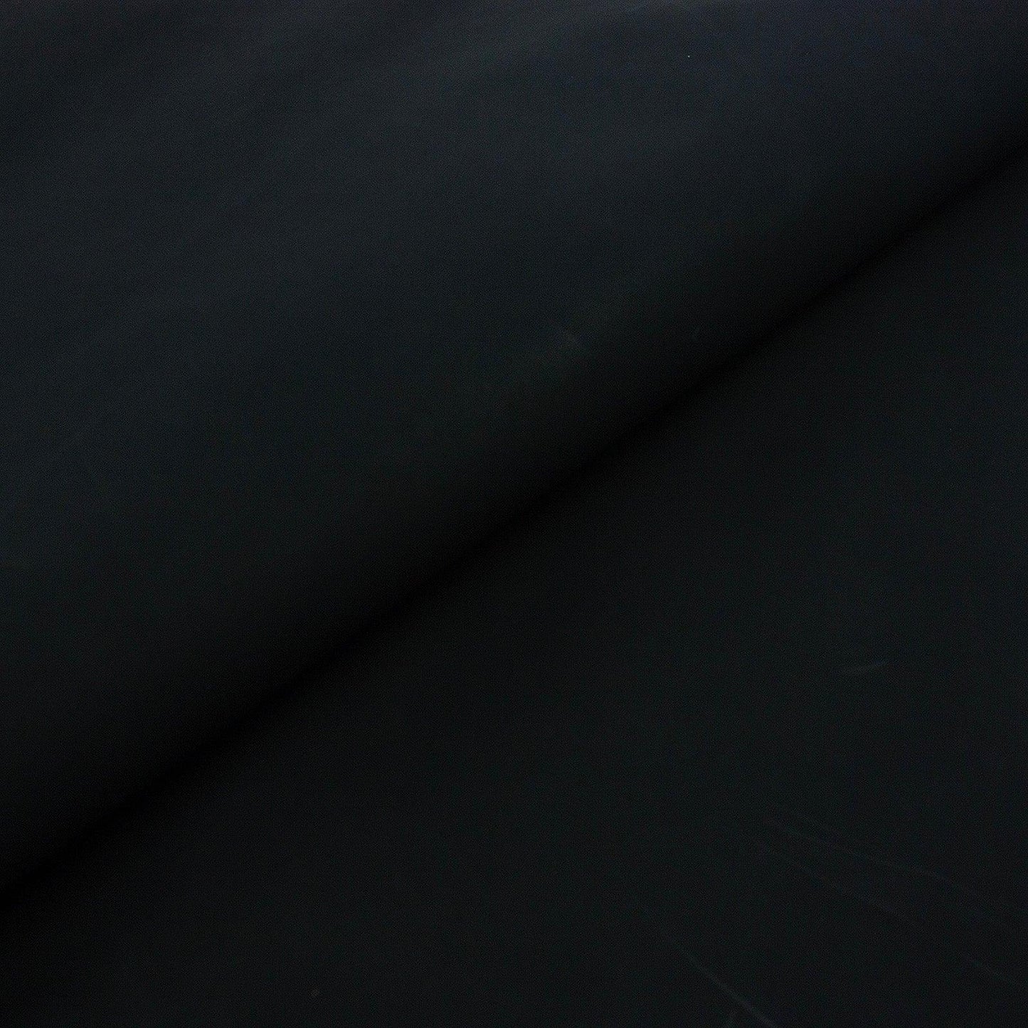 Self-polishing black cowhide