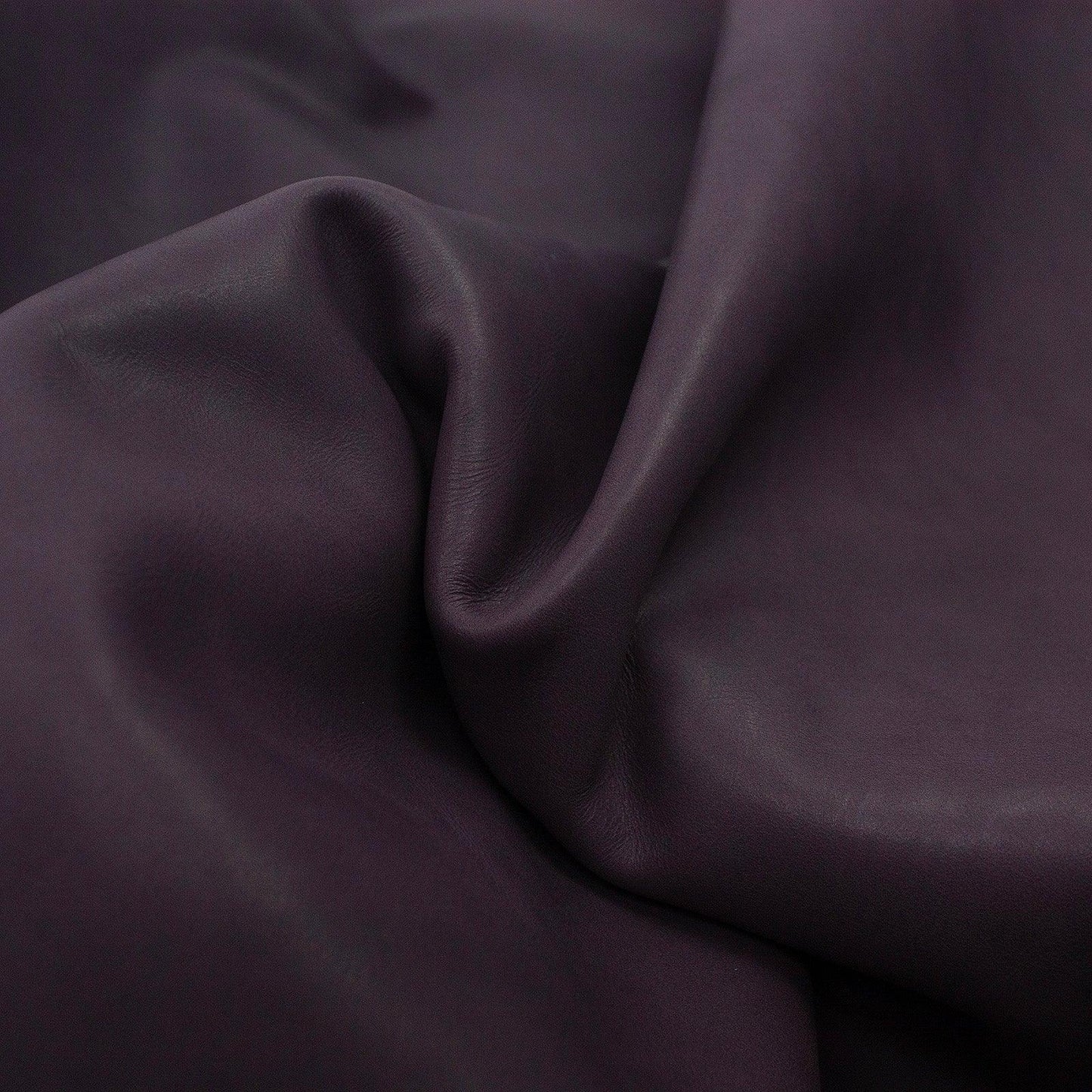 Self-shining purple cowhide