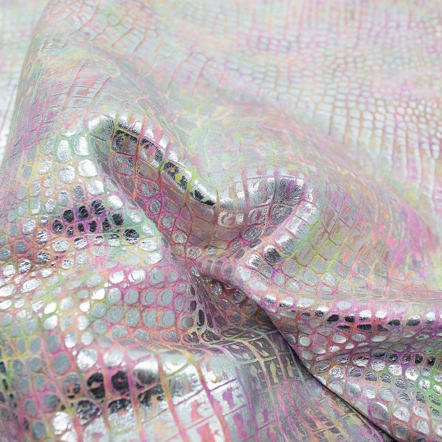 Trozo de piel grabado cocodrilo multicolor
