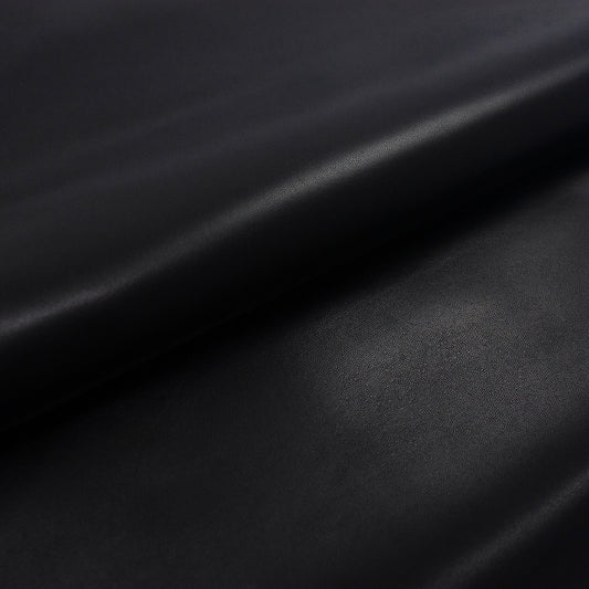 Trozo de piel cordero negro