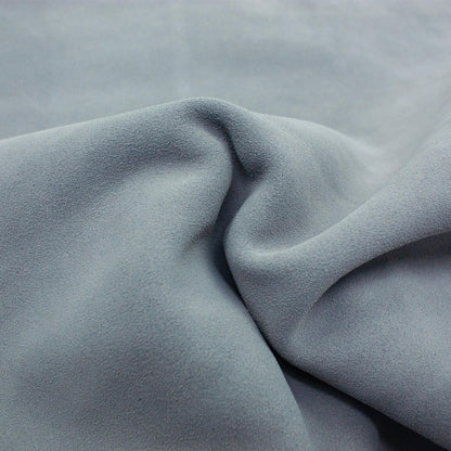 Trozo de piel serraje gris claro