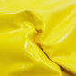 Piel de charol arrugado amarillo