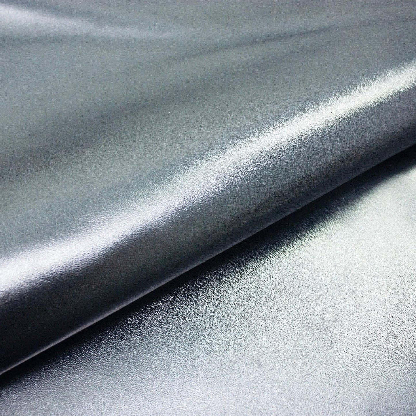 Piel de laminado plata