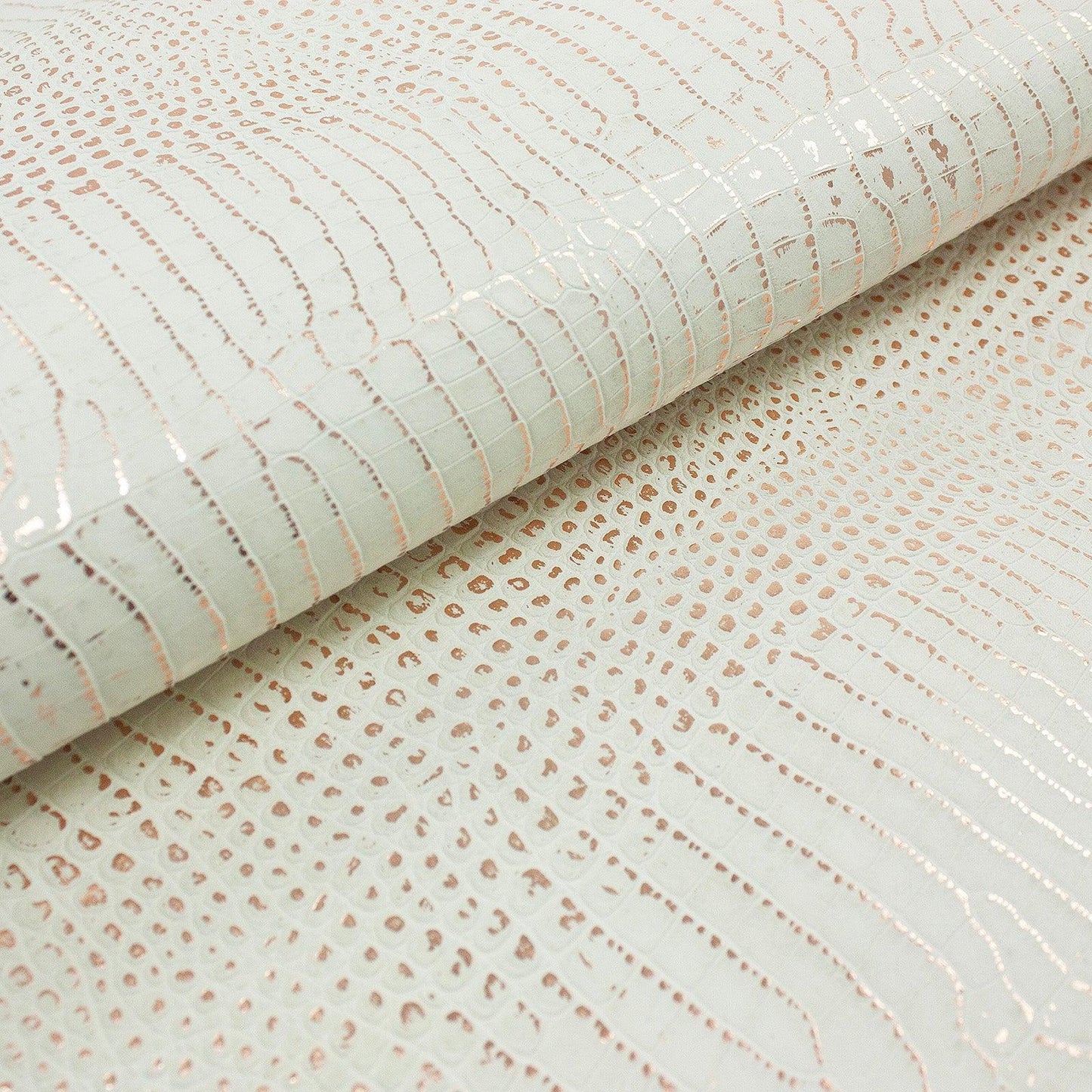 Piece of beige crocodile-embossed leather - rose gold
