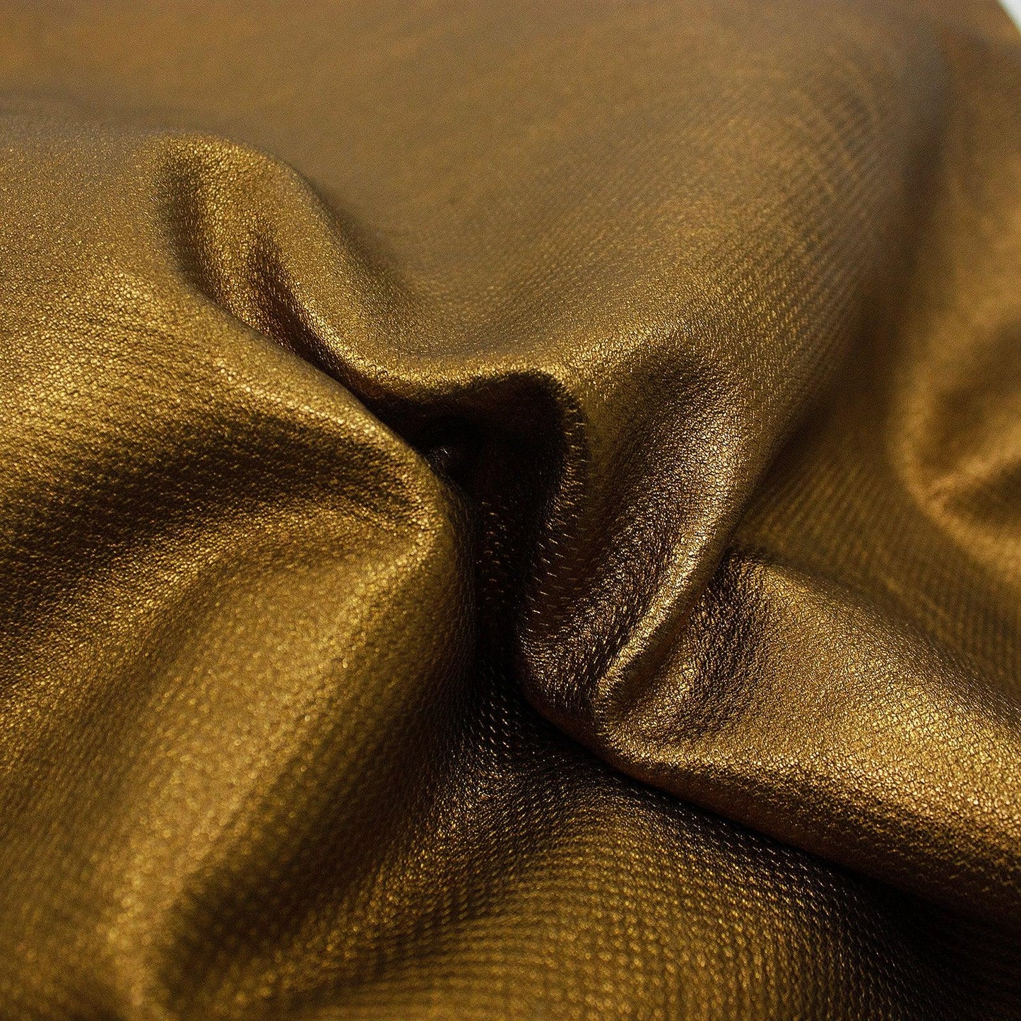 Fantasy leather grid gold