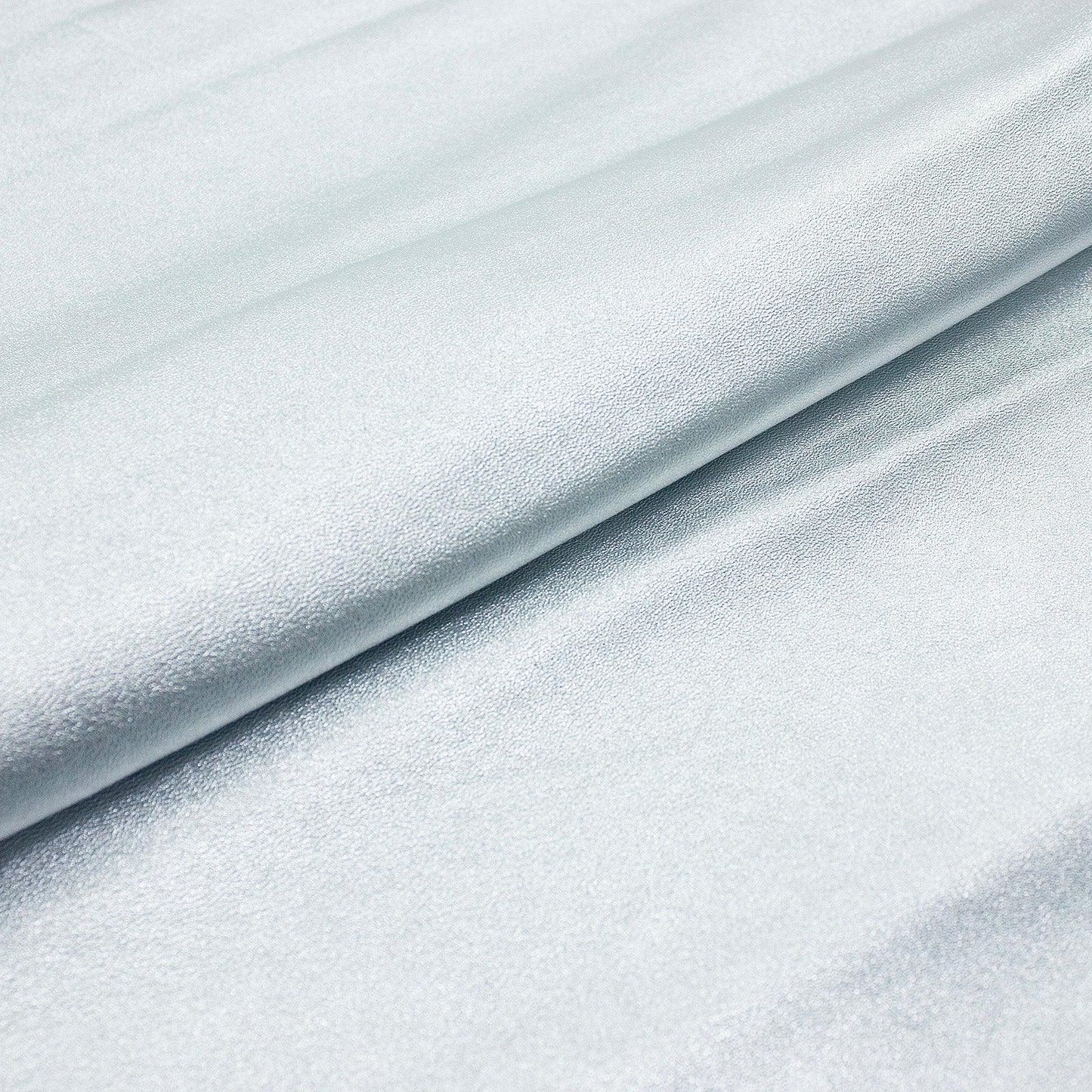 Trozo de piel cordero rustico laminado plata