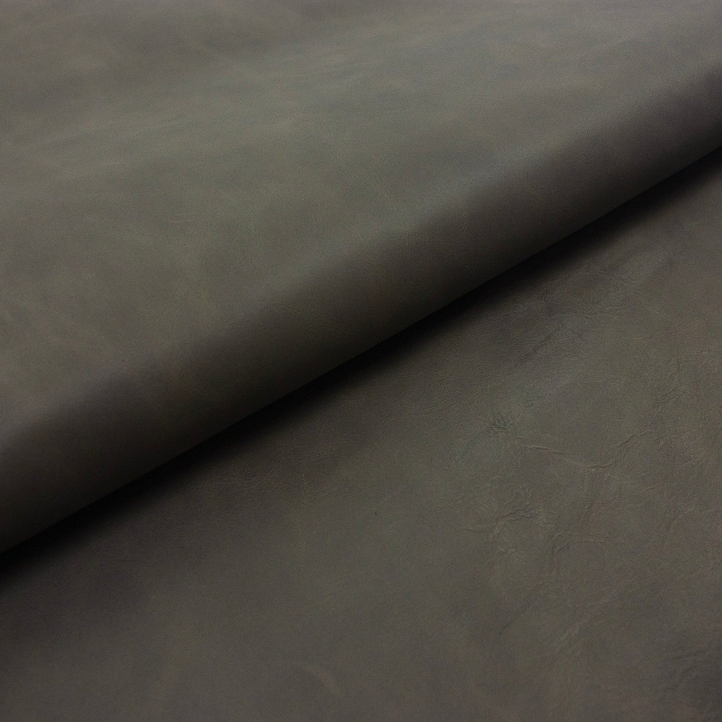 Trozo de piel vacuno rustico gris piedra