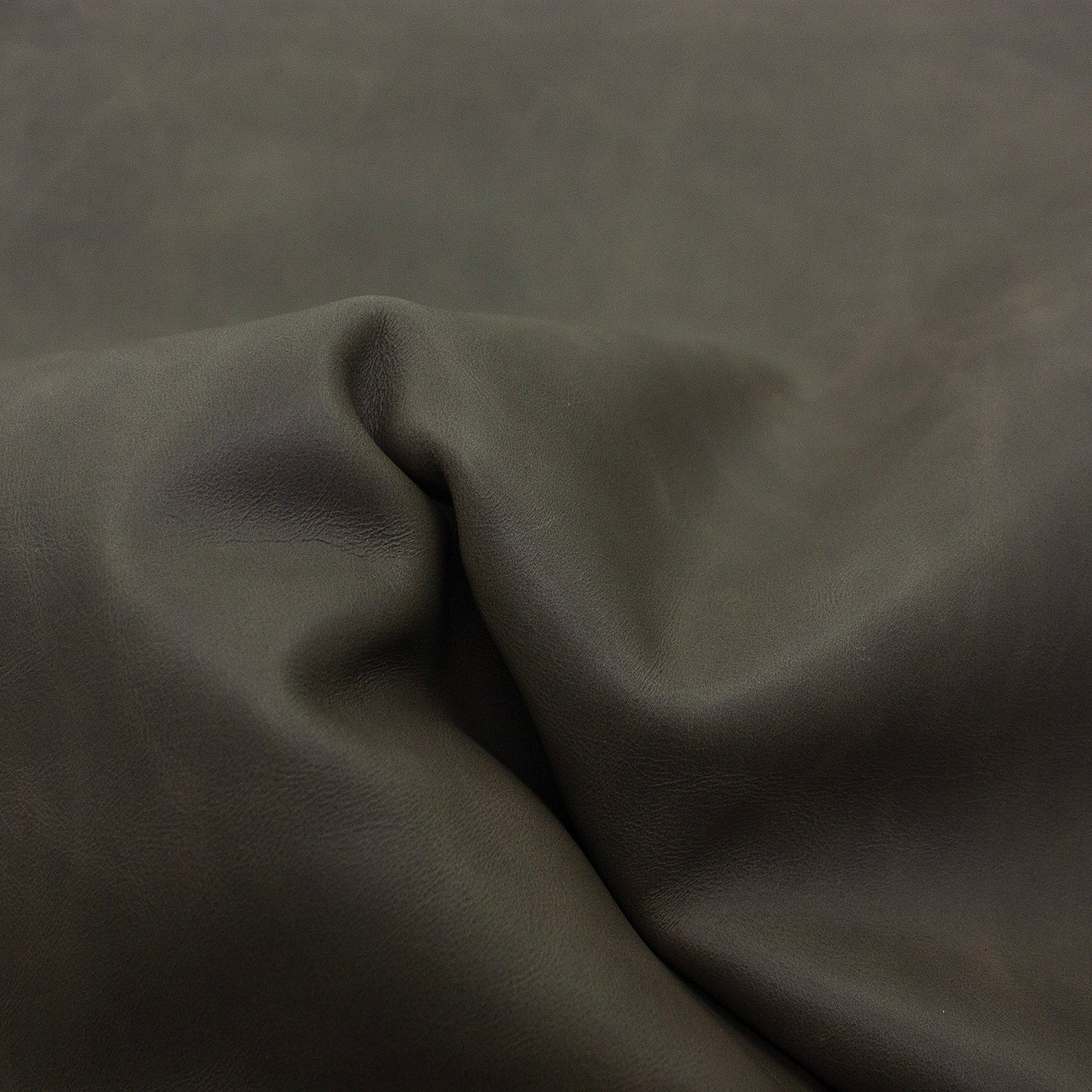 Trozo de piel vacuno rustico gris piedra