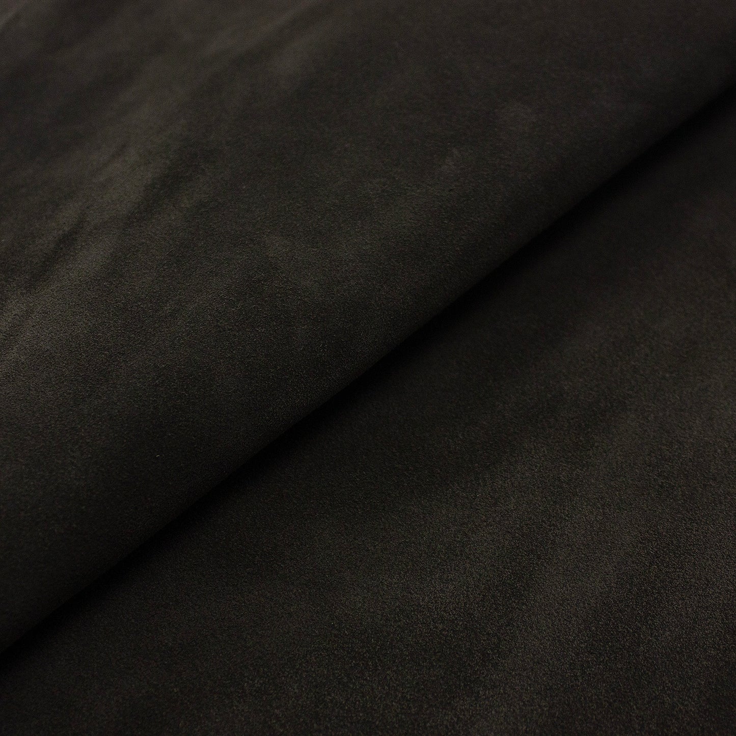 Piel de serraje afelpado gris carbon