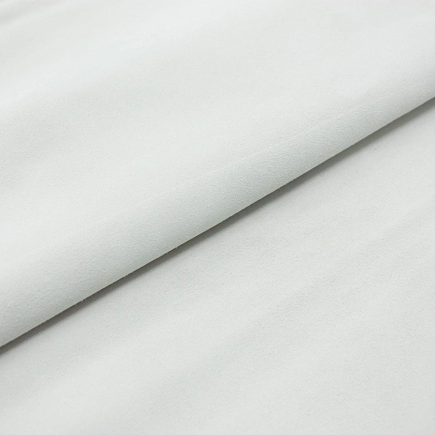 Trozo de piel serraje blanco roto