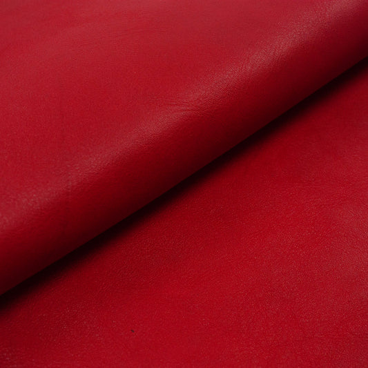 Trozo de piel vacuno rustico rojo