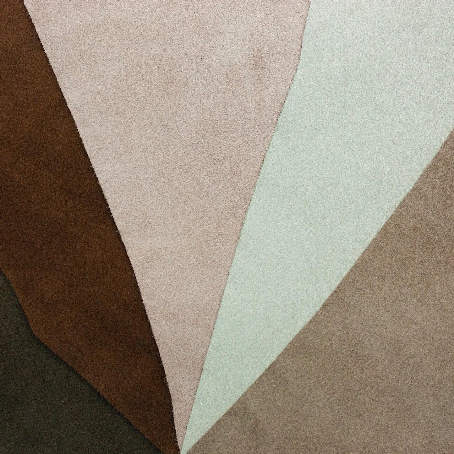 Lot 5 pieces of split leather various colors