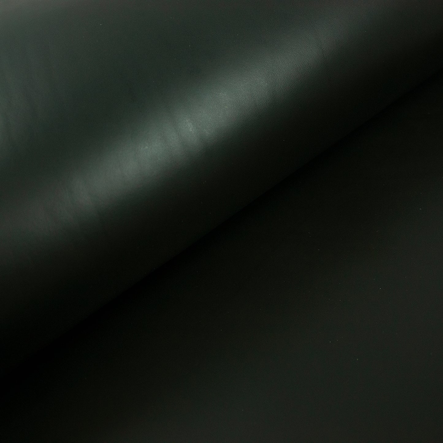 Trozo de piel vaquetilla negra