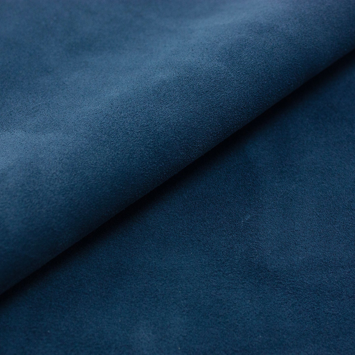 Trozos de piel serraje azul jeans