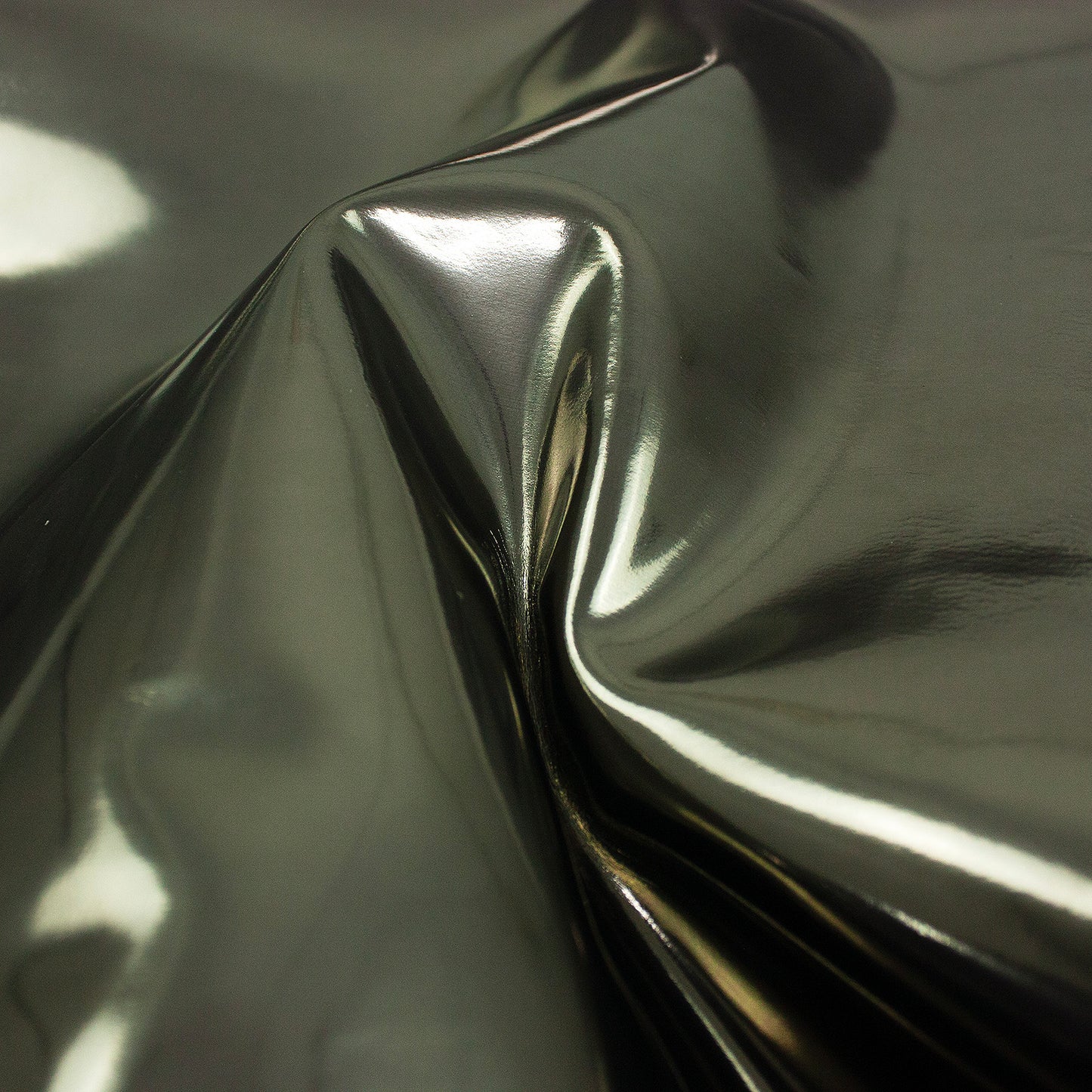 Trozo de piel cabra laminada espejo pewter