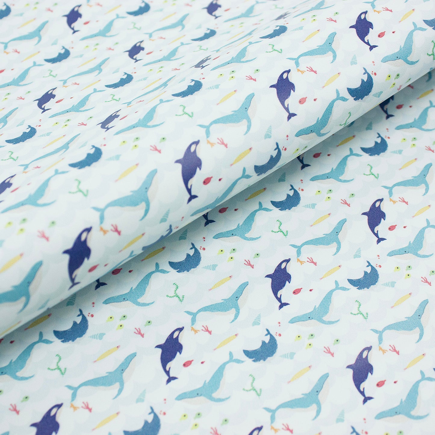 Trozo de piel fantasia delfines y ballenas