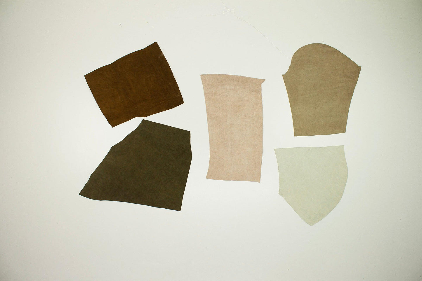 Lot 5 pieces of split leather various colors