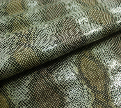 Piel de fantasia serpiente tricolor fondo beige - La Tendeta del Cuero
