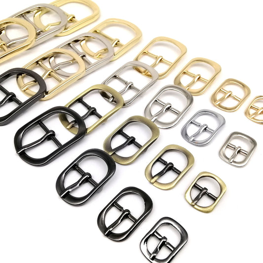 Oval buckles pack 10 units.