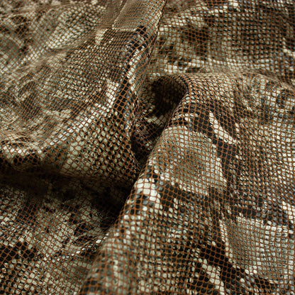 Trozo de piel fantasia serpiente blanco - negro fondo marron - La Tendeta del Cuero